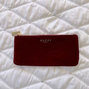 🔥SALE🔥NEW GUCCI SMALL VELVET BEAUTY BAG